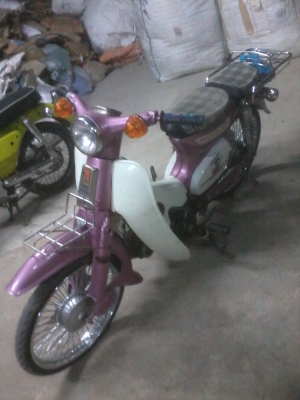 ขาย c70 เครื่องเวฟ 125 สีสวย สตราทมือ ครับ