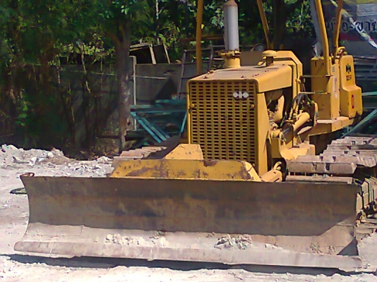 ขายด่วน!..รถแทรคเตอร์ตีนตะขาบ KOMATSU D21P-5 S/N 50992 SMR=4649. รถเก่าญี่ปุ่น