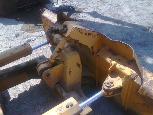 ขายด่วน!..รถแทรคเตอร์ตีนตะขาบ KOMATSU D21A-5 รถเก่าญี่ปุ่น S/N 50104 SMR=1555