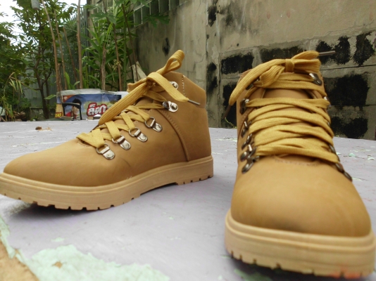 ขายร้องเท้าใหม่ใส่ขับรถดีถูกๆๆ ขายร้องเท้าใหม่ใส่ขับรถดีถูกๆๆ