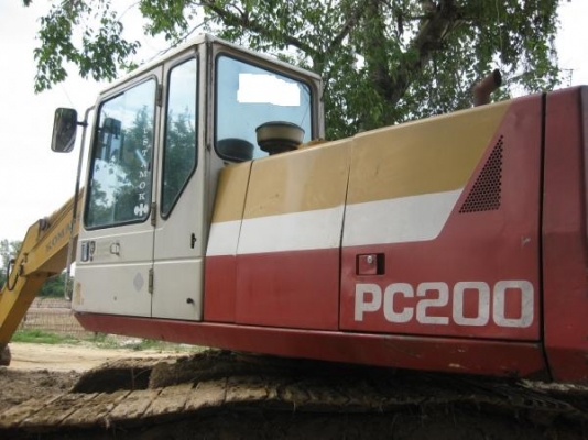 ขายด่วน!..รถแบคโฮ KOMATSU PC200-5 ระบบเต็ม มีเล่มทะเบียนครบ ในราคาต่อรองได้.