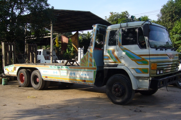 รถสิบล้อ HINO (2 เพลา)