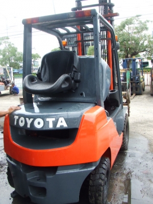 ขายด่วน TOYOTA รุ่น 8FD25 เสา4เมตร งาเทได้ ขายด่วน TOYOTA รุ่น 8FD25 เสา4เมตร งาเทได้