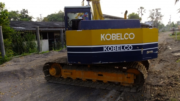 ขาย   KOBELCO SK 120 make / รถสวยไม่แพ้ เก่านอกไม่ได้สวยแค่สี ภายในผมดีด้วย ทำงานไม่แพ่ 120 รุ่น 5 แน่นอน