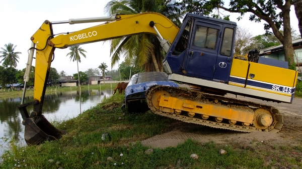 ขาย   KOBELCO SK 120 make / รถสวยไม่แพ้ เก่านอกไม่ได้สวยแค่สี ภายในผมดีด้วย ทำงานไม่แพ่ 120 รุ่น 5 แน่นอน