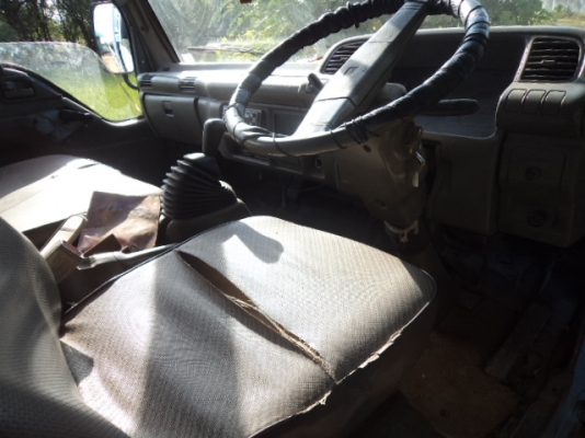 ขายรถอีซูซุNPR 120 แรงม้า สภาพสวยพร้อมใช้งาน