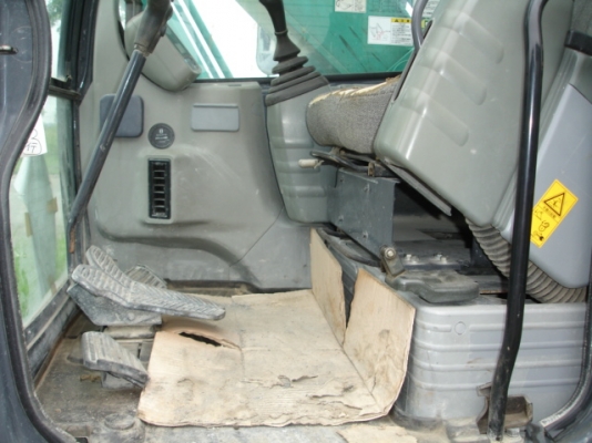 Kobelco SK135SR ปี 2004 สภาพดีมาก นำเข้าจากญี่ปุ่นครับ