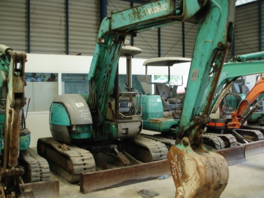 ลดราคาล้างสต๊อค Kobelco SK50UR-2 เทียบเท่า PC50UU-2 นำเข้าจากญี่ปุ่น อยากขายล้างสต๊อคครับ