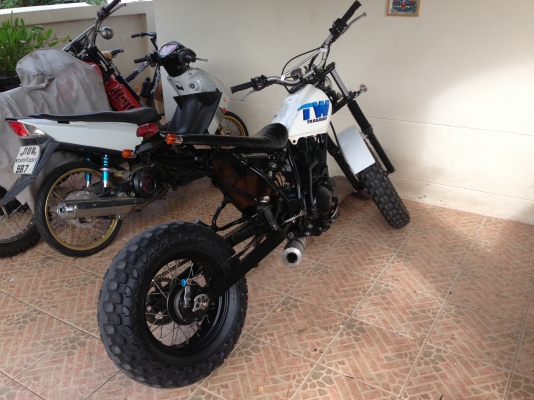 ขายTW200อามยาวระบบไฟติดครบ39,000บาทลดได้นิดหน่อย