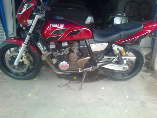 พี่ฝากมาขาย xjr400ปี97เครื่องดีของแต่งเพียบ พี่ฝากมาขาย xjr400ปี97เครื่องดีของแต่งเพียบ