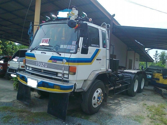 ขายด่วน..รถสิบล้อสองเพลา หัวลากโรเบรท ISUZU ROCKY 240 hp