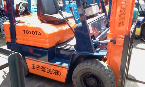 **FORKLIFT TOYOTA 1.5TON**