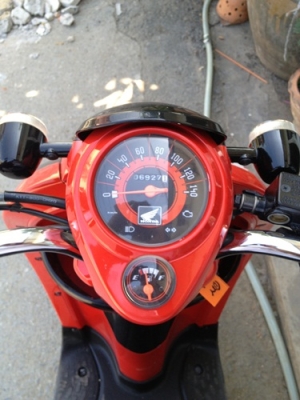 ขายscoopyสีเเดงดำ