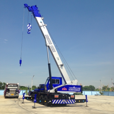 บริการให้เช่ารถบรรทุก 6 ล้อ 10 ล้อติดเครน 5 ตัน รถเครน 25ตัน