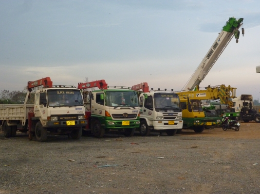 บริการให้เช่ารถบรรทุก 6 ล้อ 10 ล้อติดเครน 5 ตัน รถเครน 25ตัน