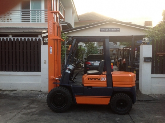 ขาย ฟอล์คลิฟต์ 3.0 ตัน  TOYOTA 5FD30  เสา 4.5 เมตร