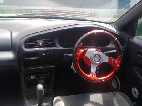 Mazda 323 1.6 Sedan พร้อมใช้งาน