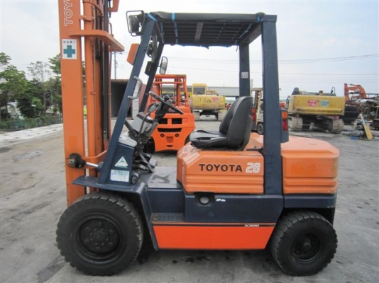 ขายรถโฟคลิฟ Toyota 5FD28 ขนาด2.8ตัน เสาสูง 5 เมตร สภาพดี นำเข้าจากญี่ปุ่น