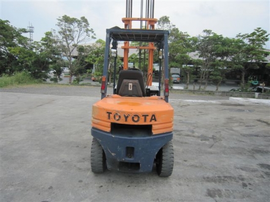 ขายรถโฟคลิฟ Toyota 5FD28 ขนาด2.8ตัน เสาสูง 5 เมตร สภาพดี นำเข้าจากญี่ปุ่น