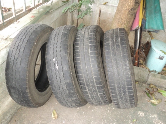 ยางนาวาร่า 205R16C ยางต้นปี11และปลาย10 แค่เส้นละ200