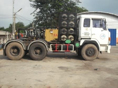 ขาย หัวลาก Hino สภาพพร้อมใช้งาน รุ่น FH EF-750 (หัวปี๊บ) - ติดต่อ คุณจำเรียง 081-8031834,038-431355 ถึง 6