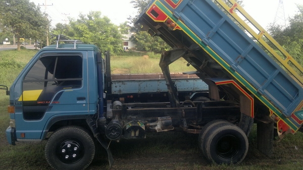 ขาย 6 ล้อดั้ม NPR 135 แรง ช่วงล่าง F