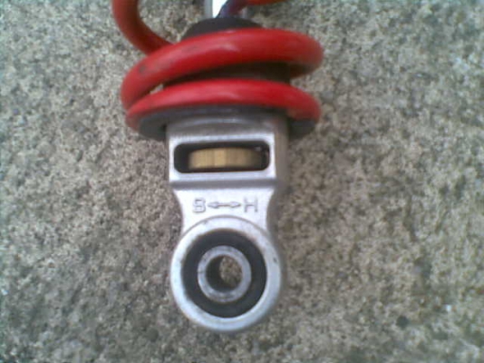 ส่งโช๊คshowaให้พี่สมใสแล้วคับพรุ่งนี้รับของคับ