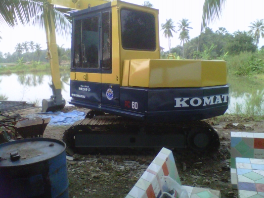 ขายรถแมคโครPC60-5 บูมยาว สภาพพร้อมใช้ สนใจติดต่อ บอย 085-156-2314