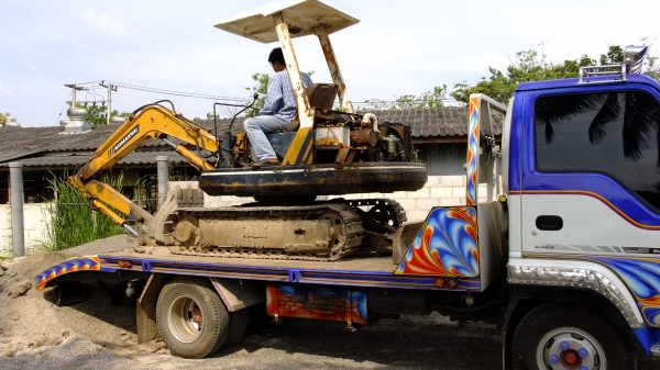 กลางอากาศ ไปให้เสี่ย หัวหิน -ขอขอบคุณ WWW.TRUCK 2HAND ให้พื้นที่ประกาศครับ