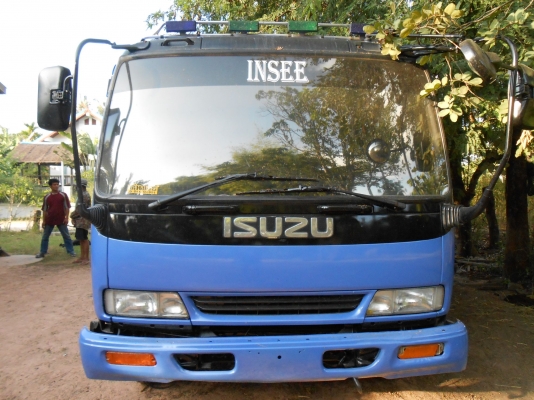 ปรับราคาแล้วจะเอาก็รีบเอา 195 แรง จดประกอบได้ 1 ปีครับ รถสภาพดีมาก รถพร้อมลุย สีไม่มีตำหนิ