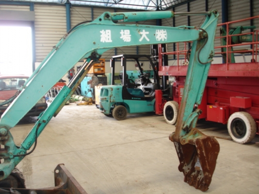 Komatsu PC30-7 สภาพสวย นำเข้าจากญี่ปุ่นในราคาไม่แพงครับ