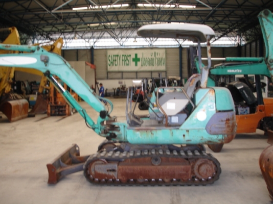 Komatsu PC30-7 สภาพสวย นำเข้าจากญี่ปุ่นในราคาไม่แพงครับ