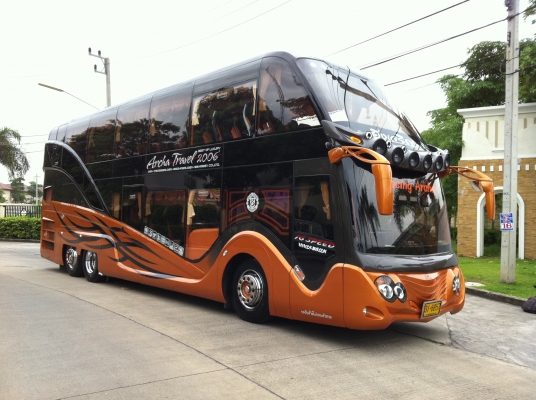 รถปรับอากาศ 2 ชั้น จำนวนมาก