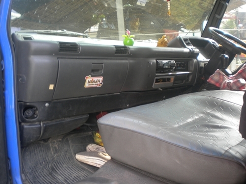 ขาย isuzu NPR 130 พร้อมตู้เลส 10บาน ปี48 ขาย isuzu NPR 130 พร้อมตู้เลส 10บาน ปี48