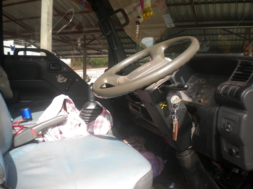 ขาย isuzu NPR 130 พร้อมตู้เลส 10บาน ปี48 ขาย isuzu NPR 130 พร้อมตู้เลส 10บาน ปี48