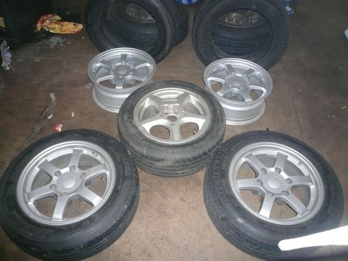 ขายล้อแม็กซ์ขอบ16 6รูพร้อมยางMICHILINปี09 205/60/16สภาพดี ทั้งชุด4วงแถมล้อแม็กซ์อะไหล่TOYOTA 5รู