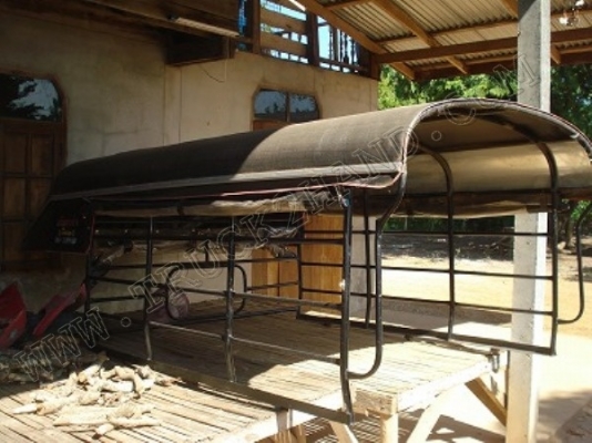 หลังคาผ้าใบใหม่ๆ พร้อมเบาะ (รับ-ส่ง นักเรียน)