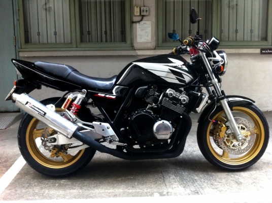 ขาย CB400 SF TEC2 ปี2003พร้อมทะเบียน โอนได้ ราคาต่อรองได้