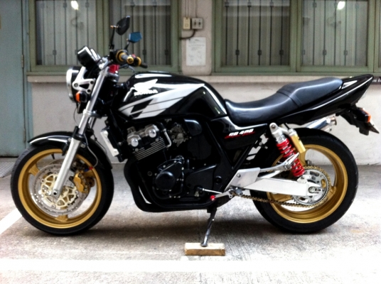 ขาย CB400 SF TEC2 ปี2003พร้อมทะเบียน โอนได้ ราคาต่อรองได้