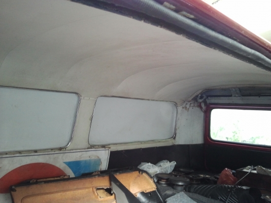 รถตู้แดง