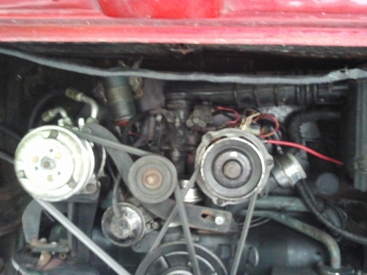 รถตู้แดง