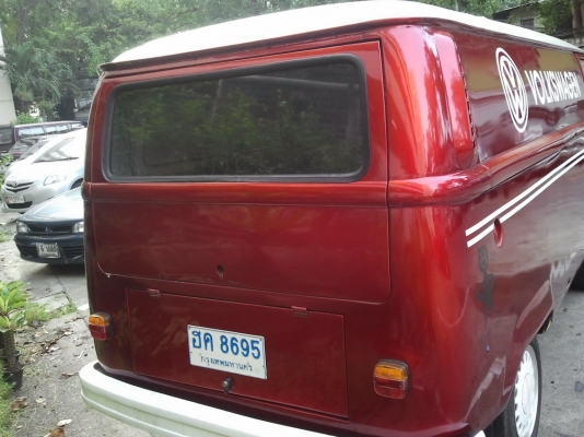 รถตู้แดง