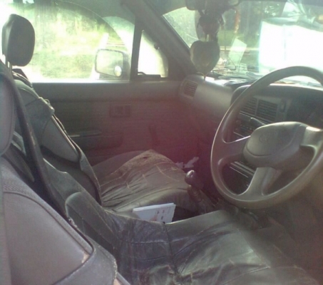 TOYOTA HILUX LN111 - 2.8 TURBO  MT 4WD ปี 97 รถสวยบางเดิมสภาพดีพร้อมใช้งาน เครื่องดี ภายในสวย CD แอร์ พวงมาลัยเพาเวอร์ครบ ระบบขับเคลื่อน 4 ล้อใช้งานได้ปกติดีทุกอย่าง ช่วงล่างแน่นหนึบ เอกสารเล่มทะเบียนภาษีครบไม่ขาดพร้อมโอนครับ