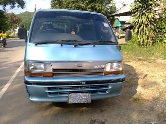 ขายรถตู้ TOYOTA สวยๆ ประหยัดน้ำมัน มือเดียว ใช้งานทุกวันเครื่อง 3L 2800 ซีซี