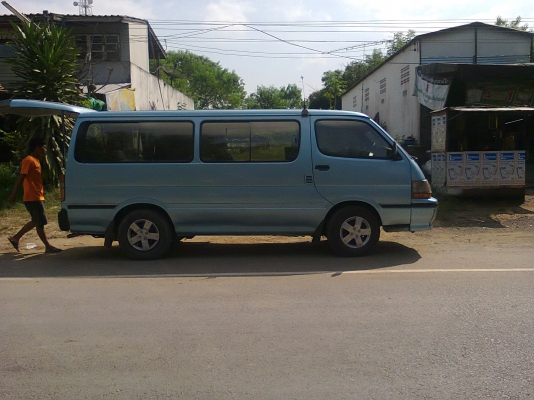 ขายรถตู้ TOYOTA สวยๆ ประหยัดน้ำมัน มือเดียว ใช้งานทุกวันเครื่อง 3L 2800 ซีซี