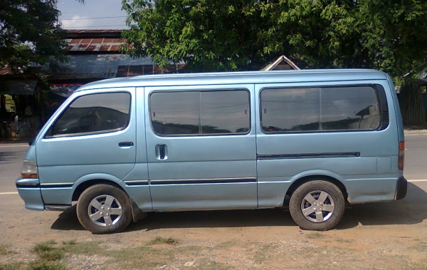 ขายรถตู้ TOYOTA สวยๆ ประหยัดน้ำมัน มือเดียว ใช้งานทุกวันเครื่อง 3L 2800 ซีซี