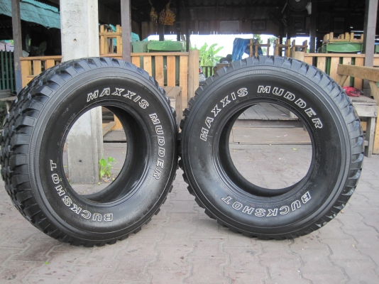 ขายยาง  mud   mixxis   265/75/16  ปี 09  2  เส้น  ดอกเชนต์กว่า   ไม่ปะไม่บั้ง ดอกเสมอกันทุกเส้น สวยครับ   0806190344  กิ๊ฟครับ