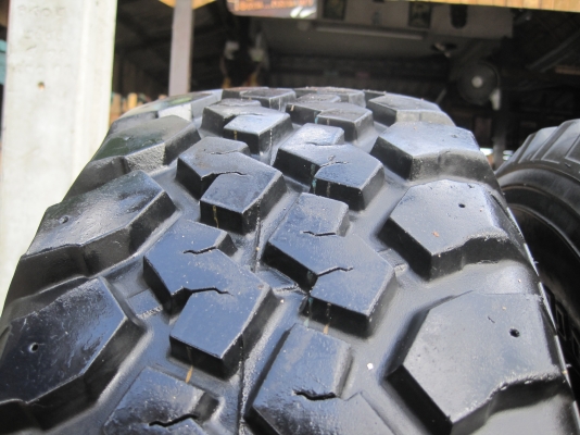 ขายยาง  mud   mixxis   265/75/16  ปี 09  2  เส้น  ดอกเชนต์กว่า   ไม่ปะไม่บั้ง ดอกเสมอกันทุกเส้น สวยครับ   0806190344  กิ๊ฟครับ