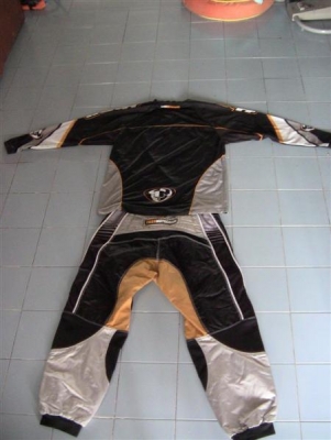 ชุดแข่งวิบากthor สภาพเหมือนใหม่จากUSA