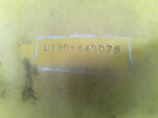 รถตัก ฮิตาชิ L100   มีตูเก่ง  ( ขายตามสภาพ )